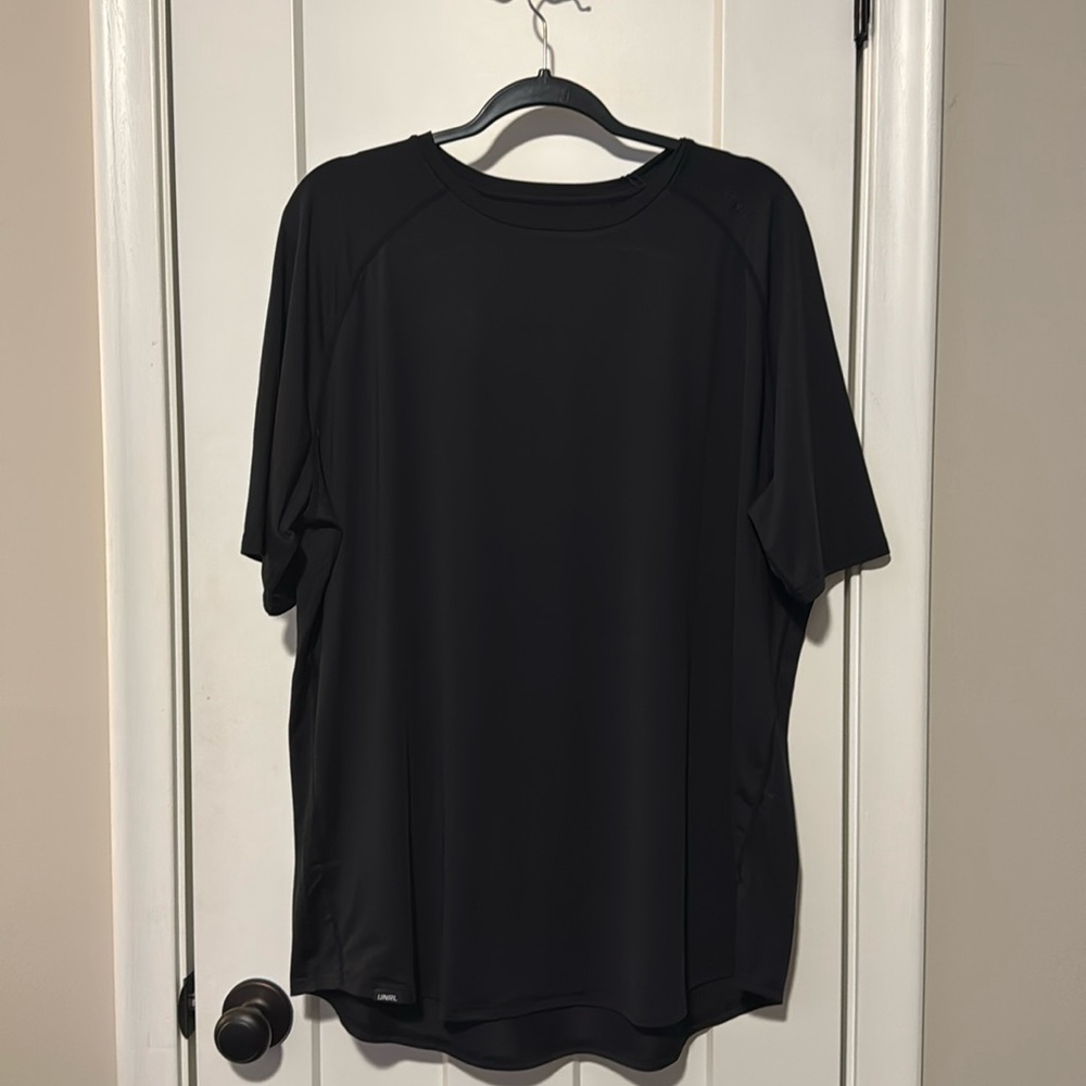 UNRL Stride Short Sleeve - NWT